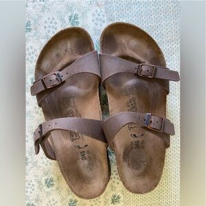 EUC ‘Birkies’ Birkenstock Sandals 7.5 Brown